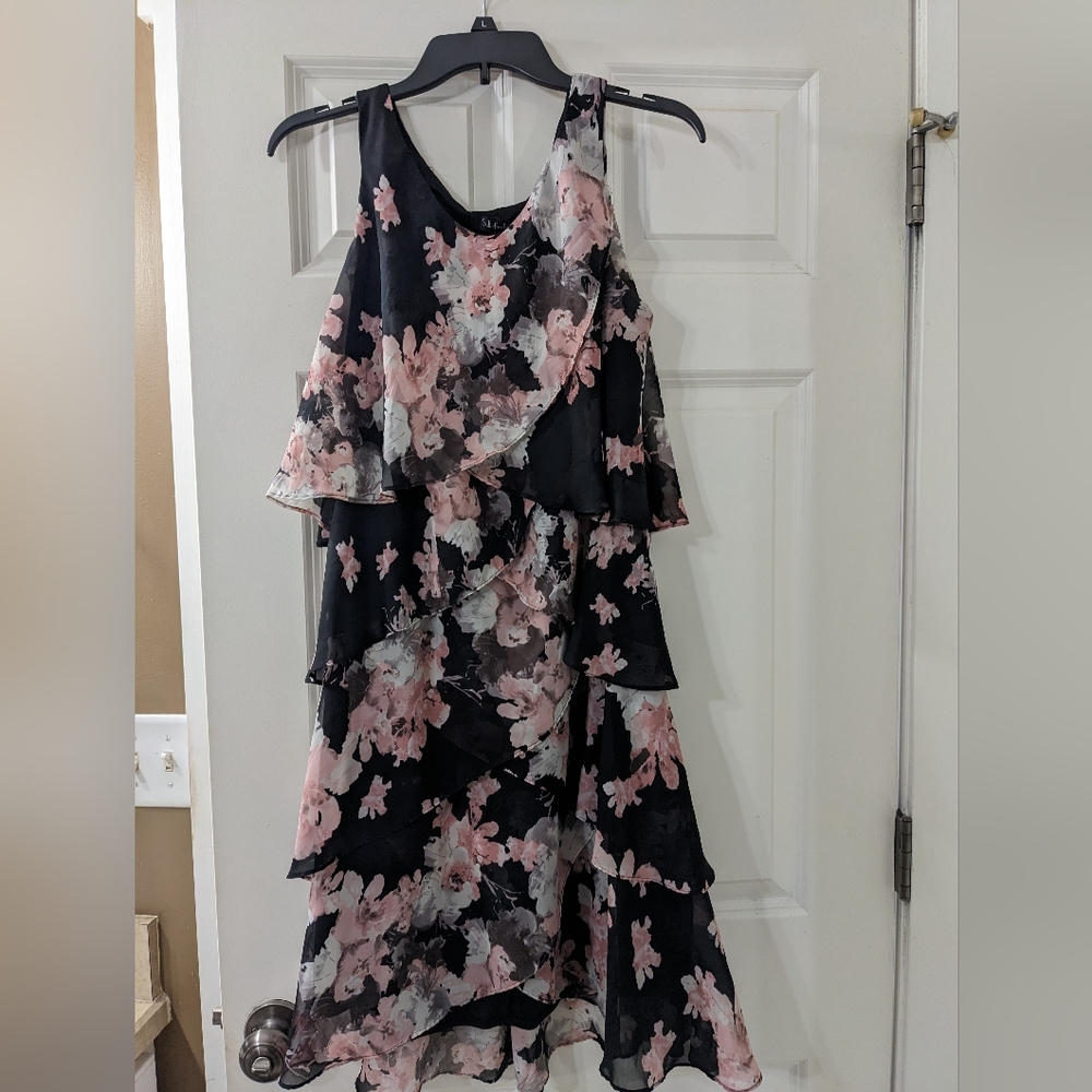 Summer dresses - Picture 10 of 11